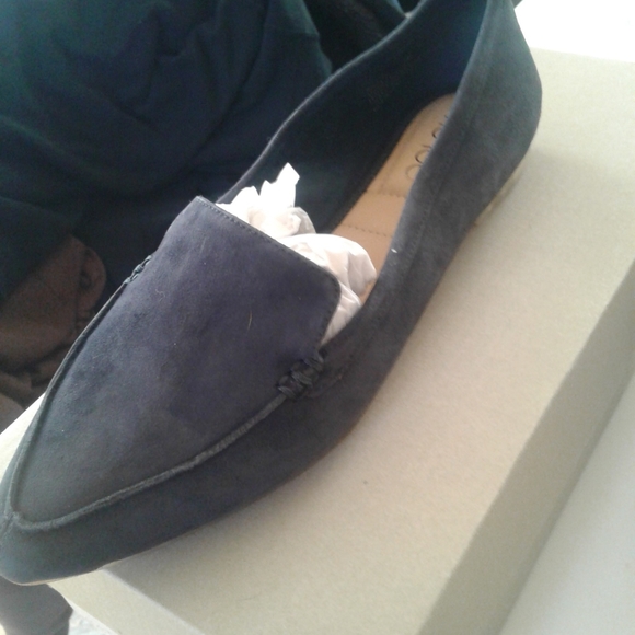 Shoes - Picture 5 of 7